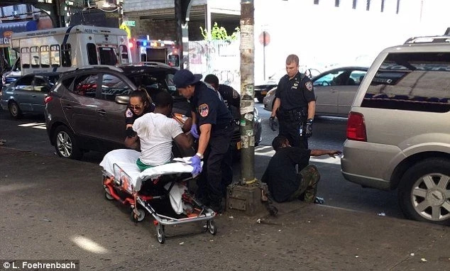 Walking Dead imitation: 33 New Yorkers found passed out Walking Dead imitation: 33 New Yorkers found passed out