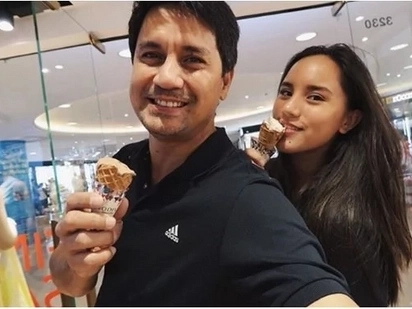 Richard Gomez posts photo with Juliana to ward off suitors?