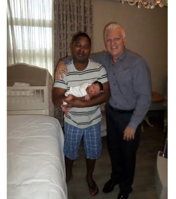 ENDEARING COINCIDENCE! This same midwife delivered both father and son, 33 years apart ENDEARING COINCIDENCE! This same midwife delivered both father and son, 33 years apart