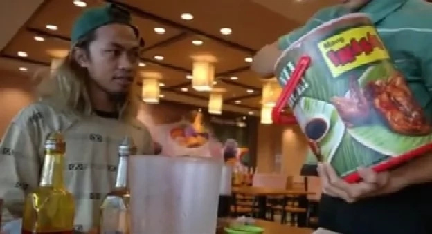 Surprising ways to save for an extra rice! This man shows us a better way to save for an extra rice. Surprising ways to save for an extra rice! This man shows us a better way to save for an extra rice.
