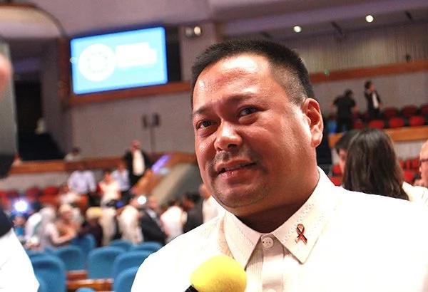 Prosecutors petition to suspend JV Ejercito while under trial Prosecutors petition to suspend JV Ejercito while under trial