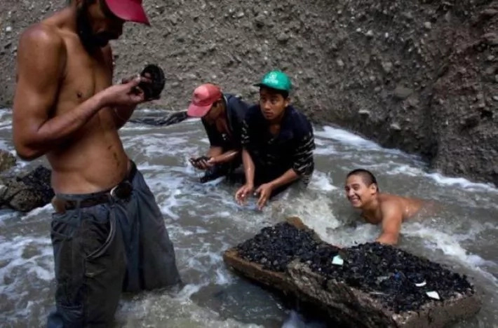 Treasure hunting in Hell on Earth Treasure hunting in Hell on Earth