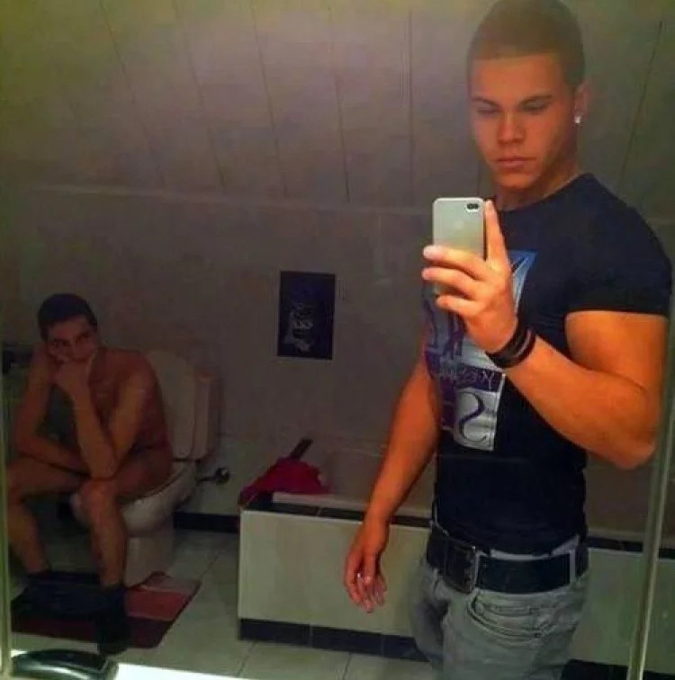 These 20 Crazy Selfies are Proof the World's Gone Mad!