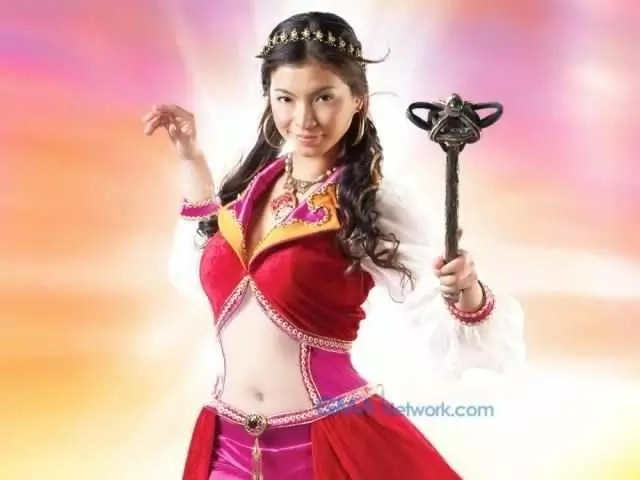 Ella Cruz posts a cute throwback photo with Angel Locsin in Majika set! Ella Cruz posts a cute throwback photo with Angel Locsin in Majika set!