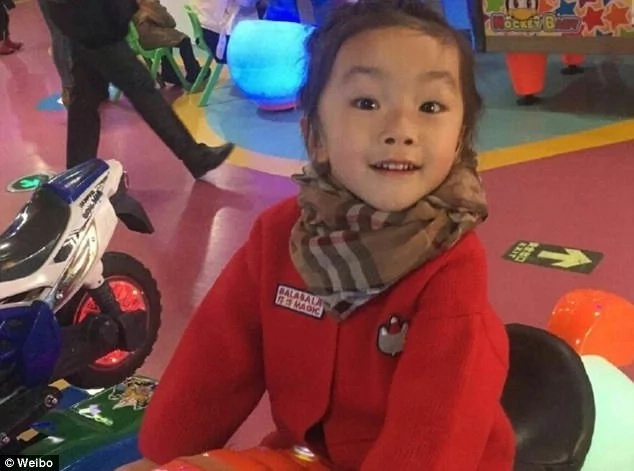 Girl's mouth was taped by her teacher after talking too much. 40 minutes later the kid died! Girl's mouth was taped by her teacher after talking too much. 40 minutes later the kid died!