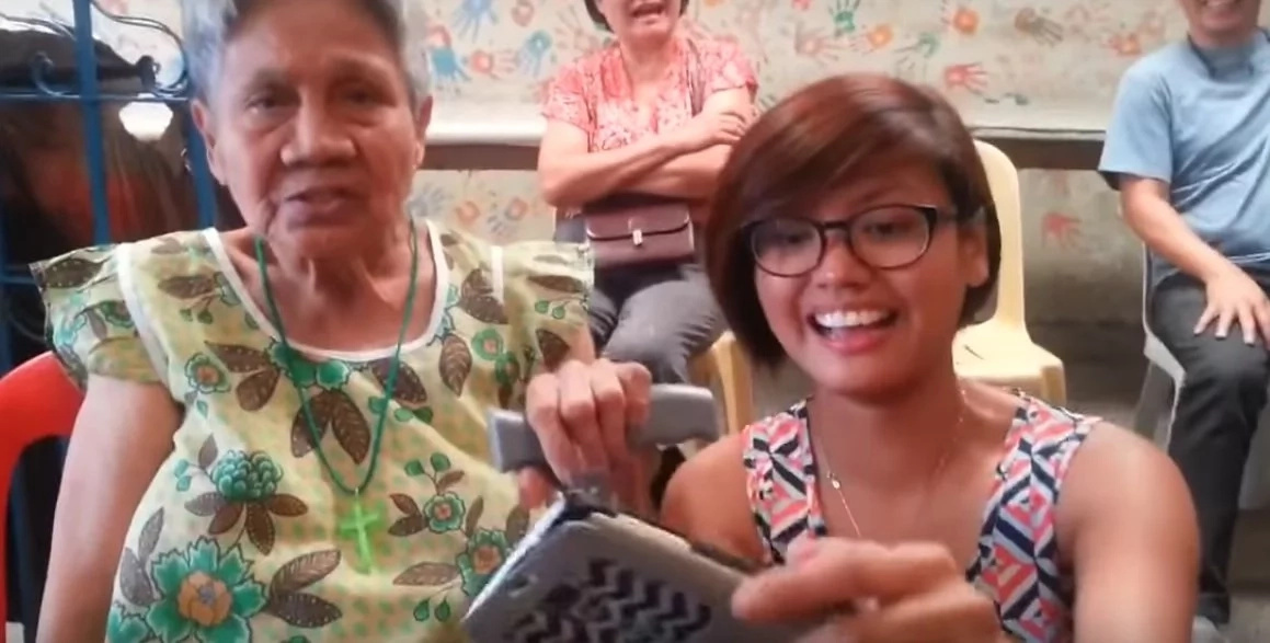 Funny lola shares jokes in viral Facebook video Funny lola shares jokes in viral Facebook video