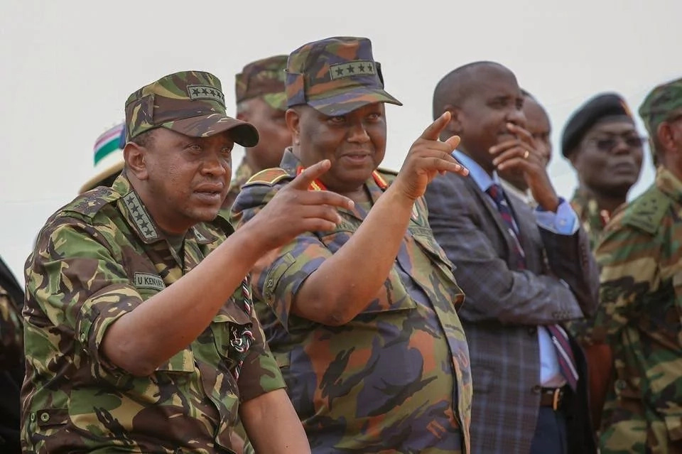 Uhuru makes suprise visit to KDF in Somalia