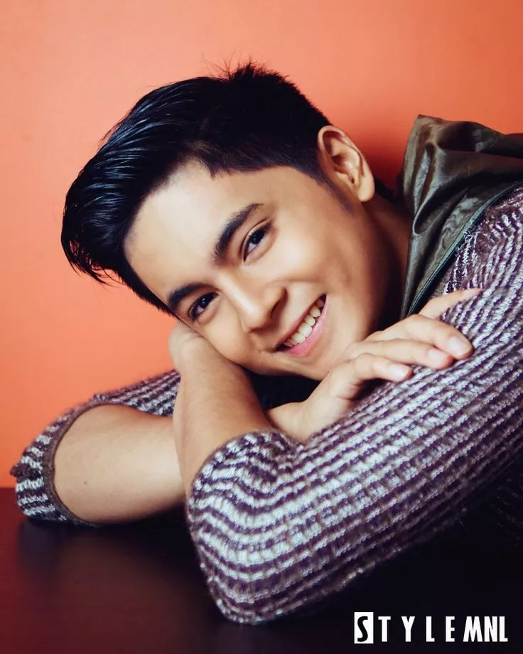 Top 4 most handsome young Kapuso actors. Rounding up the top 4 young good looking matinee idols of today. Top 4 most handsome young Kapuso actors. Rounding up the top 4 young good looking matinee idols of today.