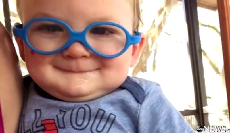 Baby sees his father's face for the first time! His reaction is priceless! Baby sees his father's face for the first time! His reaction is priceless!