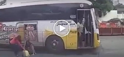 Aksidente sa EDSA! Reckless bus driver speeds off after brutally knocking down female passenger