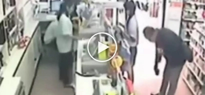 Huli ang manyakis! Gutsy Asian girl severely humiliates dangerous pervert inside 711 store