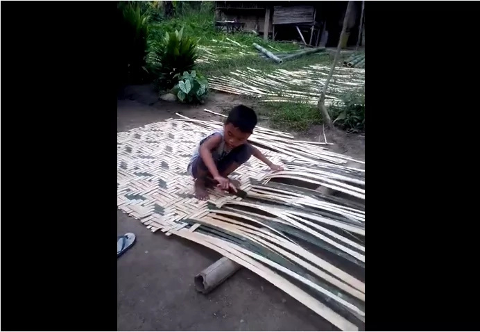 Video of a boy weaving bamboo sawali received different criticisms from netizens Video of a boy weaving bamboo sawali received different criticisms from netizens
