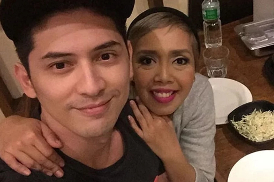 Sweet-sweetan na naman sila? Video of Ahron Villena teaching Kakai Bautista how to drive goes viral Sweet-sweetan na naman sila? Video of Ahron Villena teaching Kakai Bautista how to drive goes viral