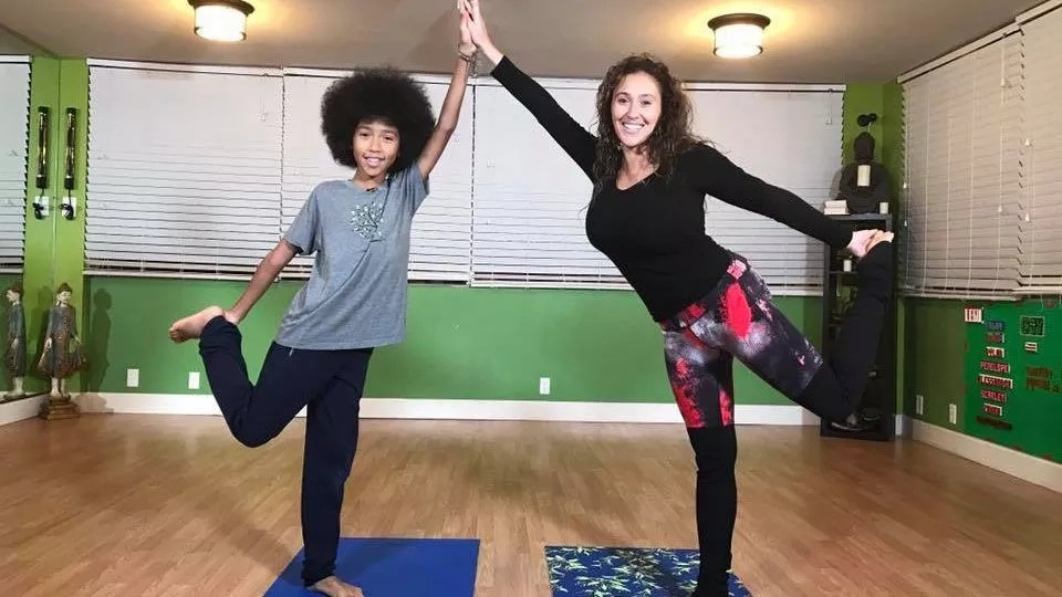 Enlivening! Meet the youngest yoga instructor in America - he is only eleven Enlivening! Meet the youngest yoga instructor in America - he is only eleven