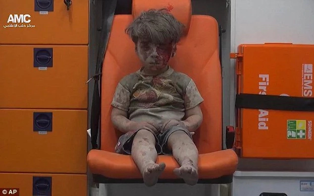Syrian boy captures the horrors ofwar in Aleppo Syria Syrian boy captures the horrors ofwar in Aleppo Syria