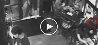 Waiter rescued this guy from a stupid death. Watch how this happened
