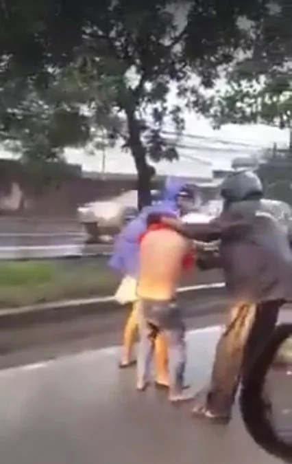 Road rage in Eastwood Pasig City caught on video Road rage in Eastwood Pasig City caught on video