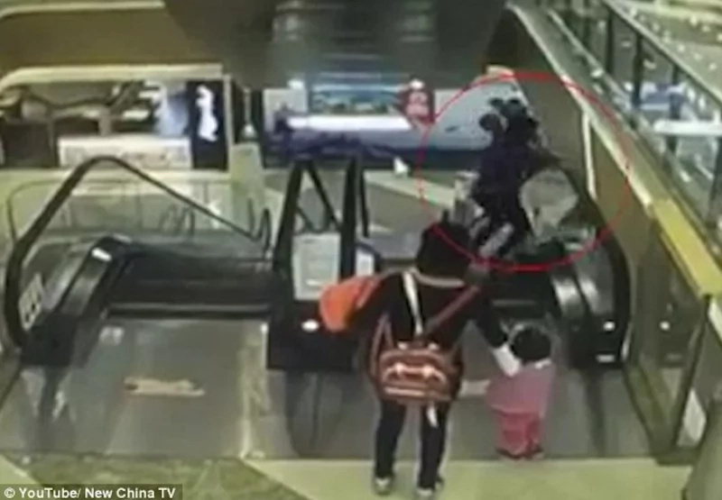Grandmother loses balance and drops baby to his death Grandmother loses balance and drops baby to his death
