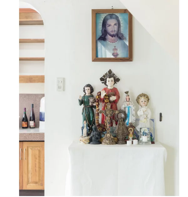 Kitang-kita ang pinaghirapan niya! Empoy Marquez's home sweet home in Laguna reflects his modest and easygoing personality Kitang-kita ang pinaghirapan niya! Empoy Marquez's home sweet home in Laguna reflects his modest and easygoing personality