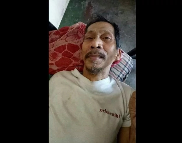 Father abandoned by daughter suffers outside hospital Father abandoned by daughter suffers outside hospital