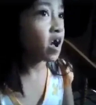 Young girl serenades OFW mothers with her touching song Young girl serenades OFW mothers with her touching song