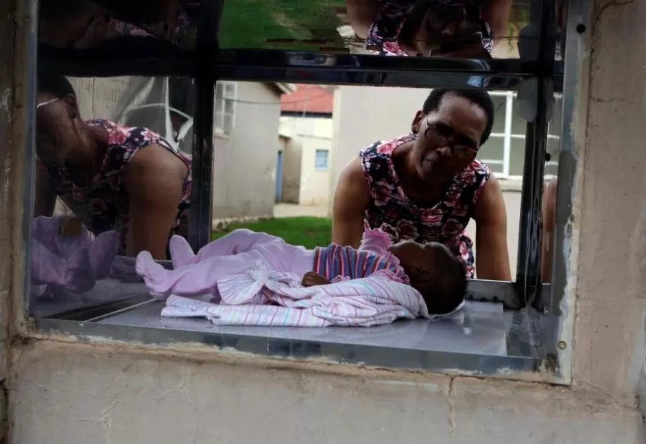 No need to kill your babies, leave them here! Baby bin installed for parents who want to dump their newborns (photos) No need to kill your babies, leave them here! Baby bin installed for parents who want to dump their newborns (photos)