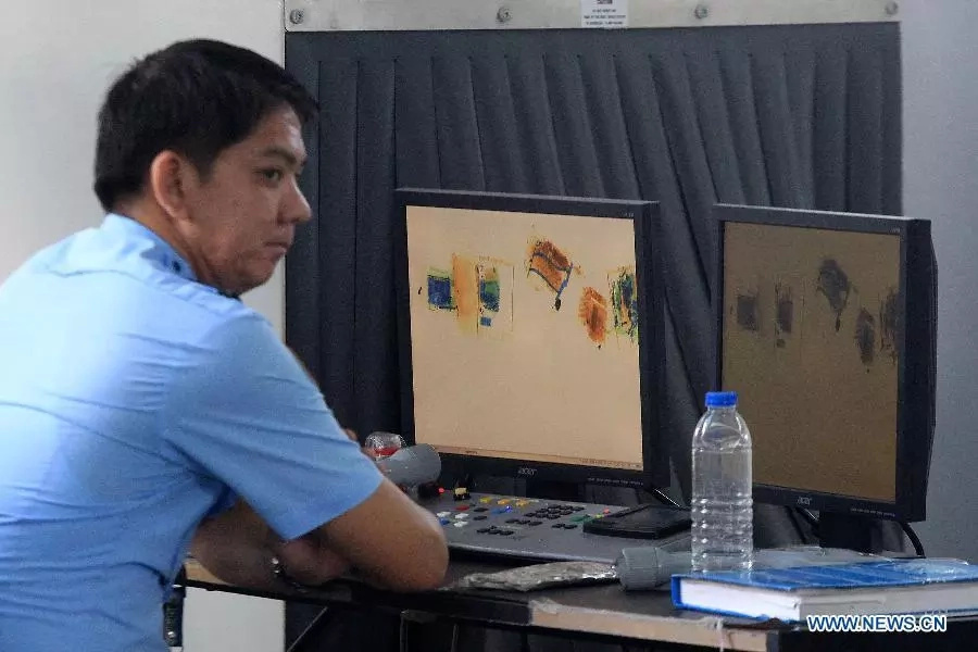 Zamboanga port officials found a child in this man’s bag who was on his way to Basilan Zamboanga port officials found a child in this man’s bag who was on his way to Basilan