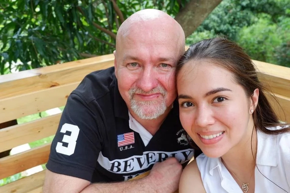 Julia Montes personally greets father on his birthday Julia Montes personally greets father on his birthday