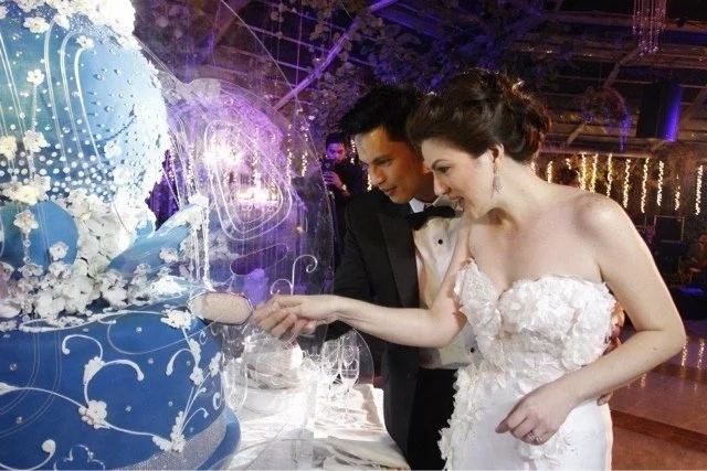 Top 10 things about Carmina & Zoren's wedding. It wasn't about the grandiose wedding that was captured by the lenses, but the behind-the-scenes. Top 10 things about Carmina & Zoren's wedding. It wasn't about the grandiose wedding that was captured by the lenses, but the behind-the-scenes.