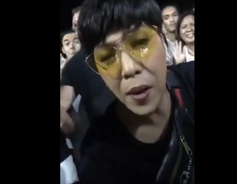 Vice Ganda tries Cebu's famous street food. He enjoyed every single part of the experience! Vice Ganda tries Cebu's famous street food. He enjoyed every single part of the experience!