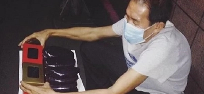Tangkilikin ang tinda ni Tatay! Hardworking old man selling Ube Halaya on the sidewalk wows netizens