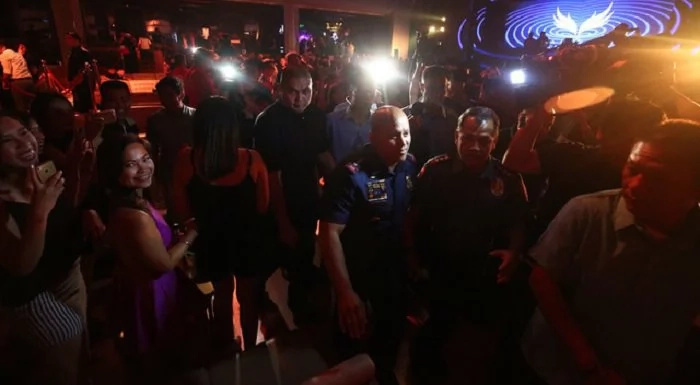 PNP chief Dela Rosa joins forces with bar owners vs drug trade PNP chief Dela Rosa joins forces with bar owners vs drug trade