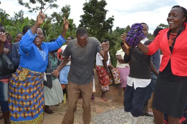 Strange prayer rally in Meru for police to go blind, hence protect alcohol den!