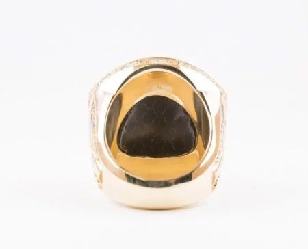 Bryant received diamond ring for retirement Bryant received diamond ring for retirement