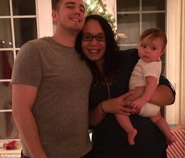 Mother didn't know she was pregnant, 'til the very moment she finally delivered! She was doing groceries, next thing she knew a baby was coming out! Mother didn't know she was pregnant, 'til the very moment she finally delivered! She was doing groceries, next thing she knew a baby was coming out!