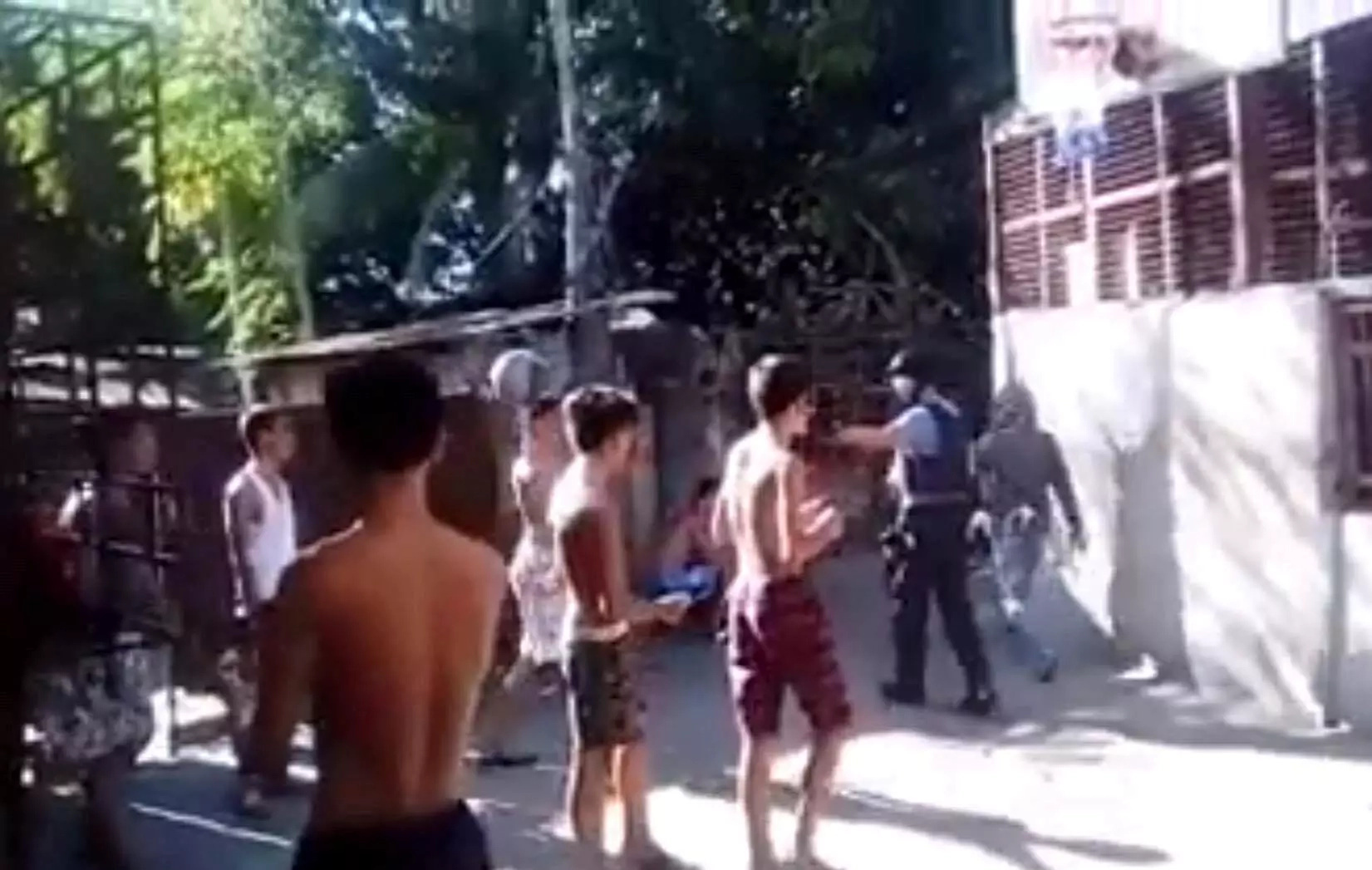 Young Pinoy basketball players recall police officers' thug life moment Young Pinoy basketball players recall police officers' thug life moment
