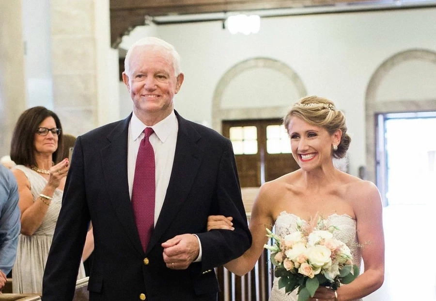 Her father's heart will beat next to his daughter on her wedding Her father's heart will beat next to his daughter on her wedding