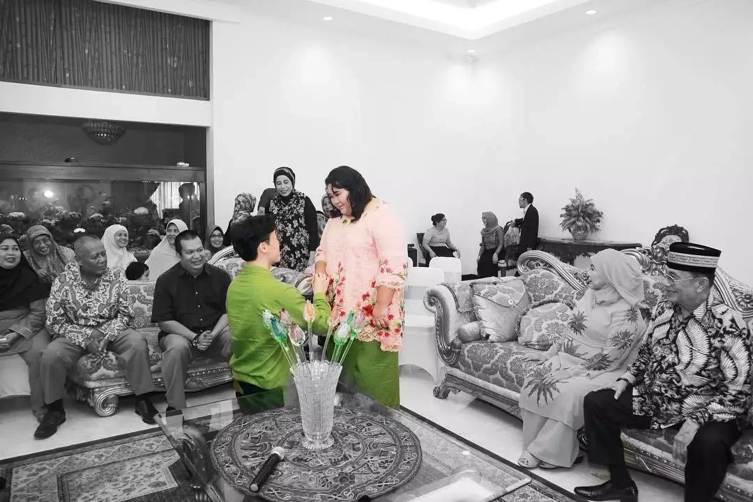 Haters Belittled and Discouraged her but this Indonesian Girl Marries Korean Man of Her Dreams Haters Belittled and Discouraged her but this Indonesian Girl Marries Korean Man of Her Dreams