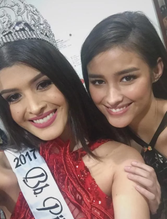Liza Soberano and her ‘sisters from other mothers’: meet Liza’s lookalikes who could easily pass off as her doppelgangers Liza Soberano and her ‘sisters from other mothers’: meet Liza’s lookalikes who could easily pass off as her doppelgangers