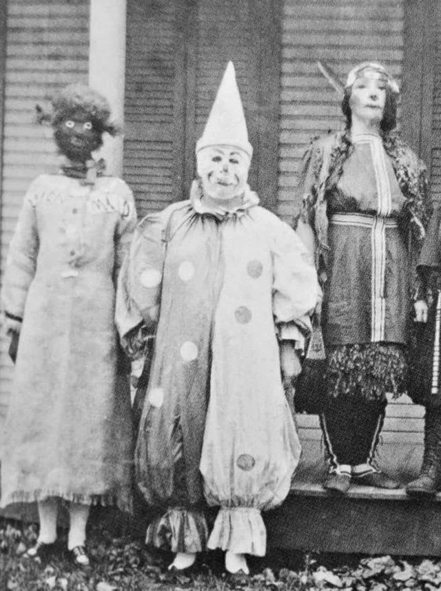 34 Vintage Photos Of Creepy Clowns That Will Make You Lose All Sh*t 34 Vintage Photos Of Creepy Clowns That Will Make You Lose All Sh*t