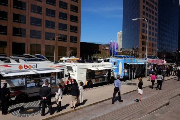Yes, Trump, Get Your Huge "Wall"... Of Taco Trucks (Photo) Yes, Trump, Get Your Huge "Wall"... Of Taco Trucks (Photo)