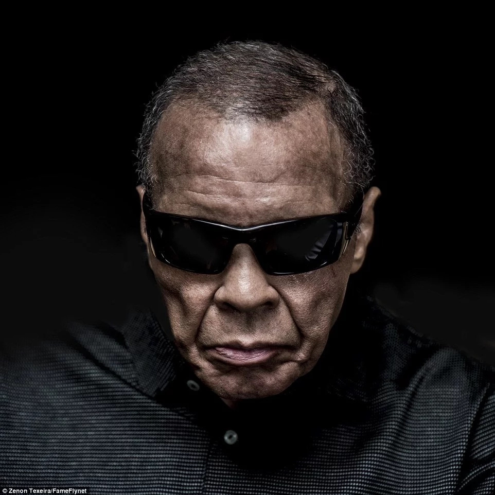 Doctors gave Muhammad Ali only 10 years to live. He was a fighter from birth, so they were wrong Doctors gave Muhammad Ali only 10 years to live. He was a fighter from birth, so they were wrong