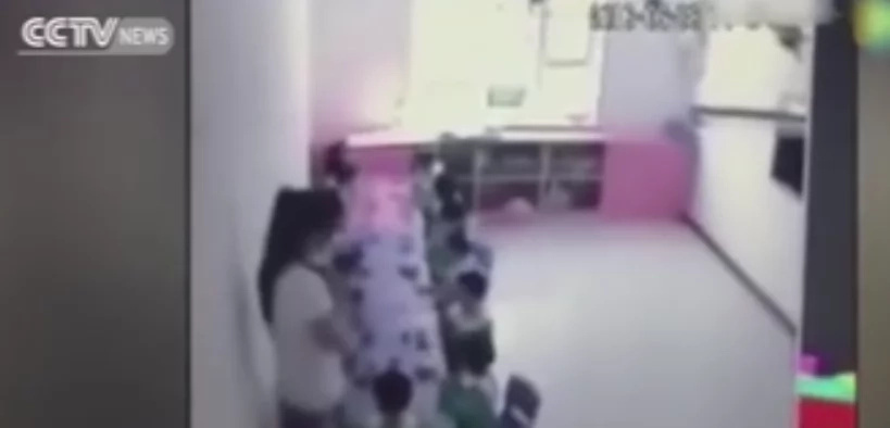 Teachers serve children fruits only for show Teachers serve children fruits only for show