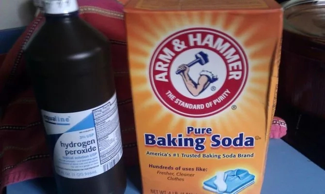How to Make Homemade Mouthwash That Kills Bacteria Naturally