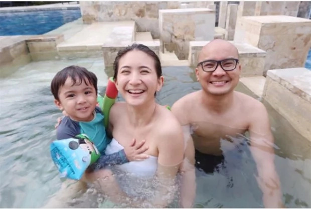 Rica Peralejo is a full-time family woman Rica Peralejo is a full-time family woman