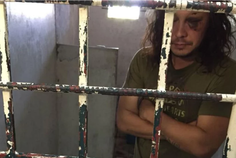 Nag-amok sa tapat ng bahay! Actor Baron Geisler arrested after threatening brother-in-law with knife Nag-amok sa tapat ng bahay! Actor Baron Geisler arrested after threatening brother-in-law with knife