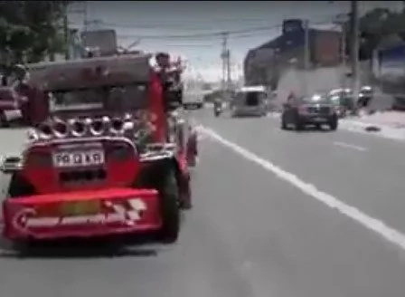 Kids playing off with a jeepney caught on video Kids playing off with a jeepney caught on video