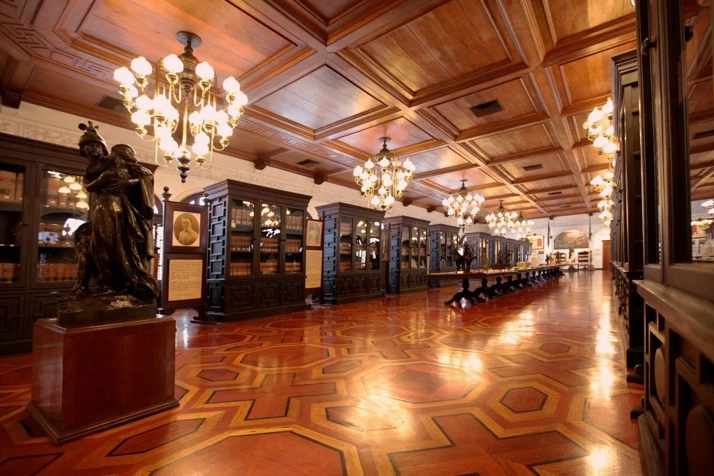 Want to see ghosts? Stay in Malacañang Palace Want to see ghosts? Stay in Malacañang Palace
