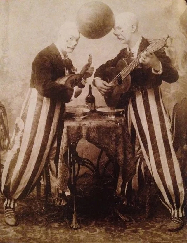 34 Vintage Photos Of Creepy Clowns That Will Make You Lose All Sh*t 34 Vintage Photos Of Creepy Clowns That Will Make You Lose All Sh*t