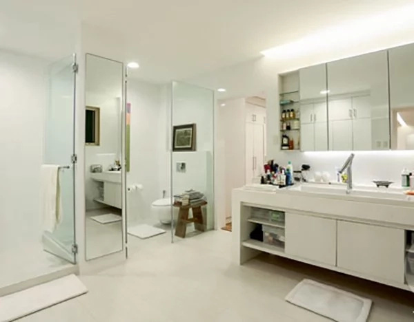 Ang bongga ng bahay nila! Richard Gomez and Lucy Torres lives in an elegant all-white house in Forbes Park Ang bongga ng bahay nila! Richard Gomez and Lucy Torres lives in an elegant all-white house in Forbes Park